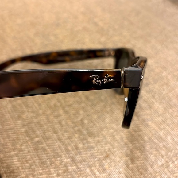 {Ray-Ban} Tortoise Brown Sunglasses - Picture 6 of 7